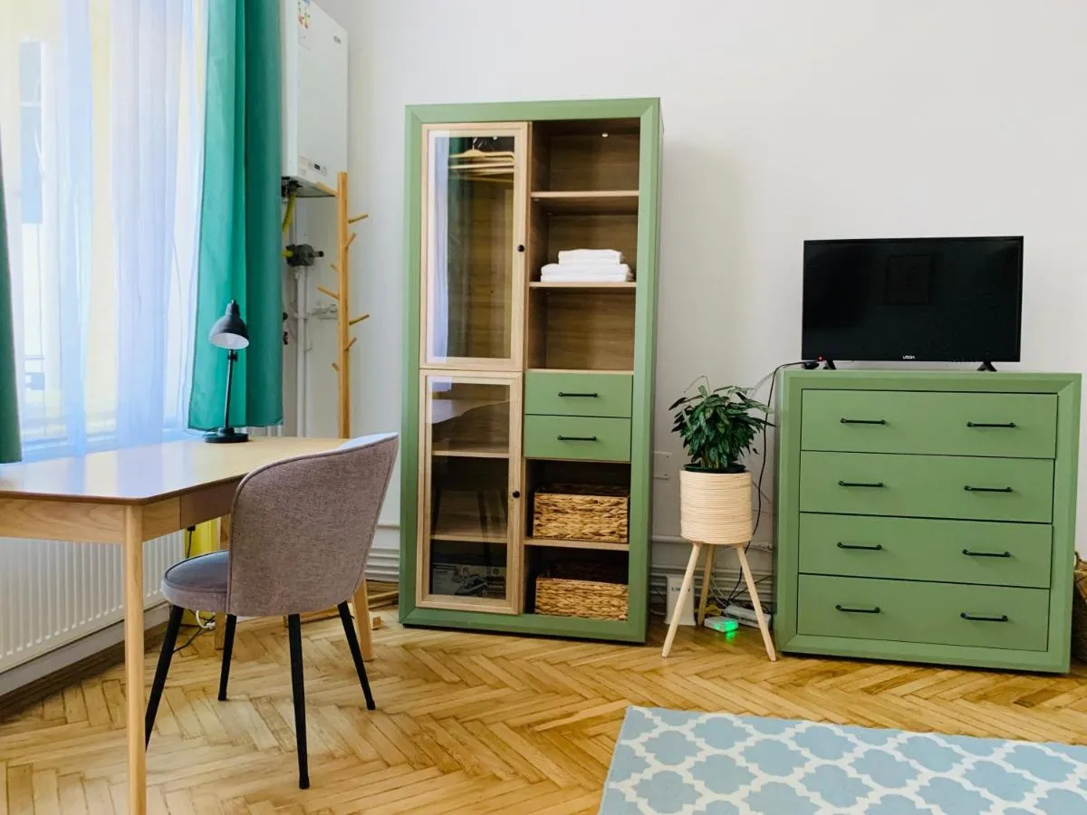 Image 2 of 1900 Vetus Central Apartment