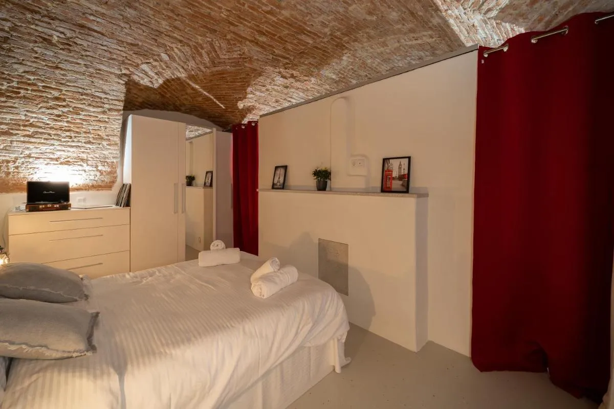 Image 6 of 5* luxury in Unirii square.