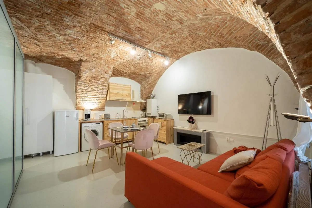 Image 4 of 5* luxury in Unirii square.