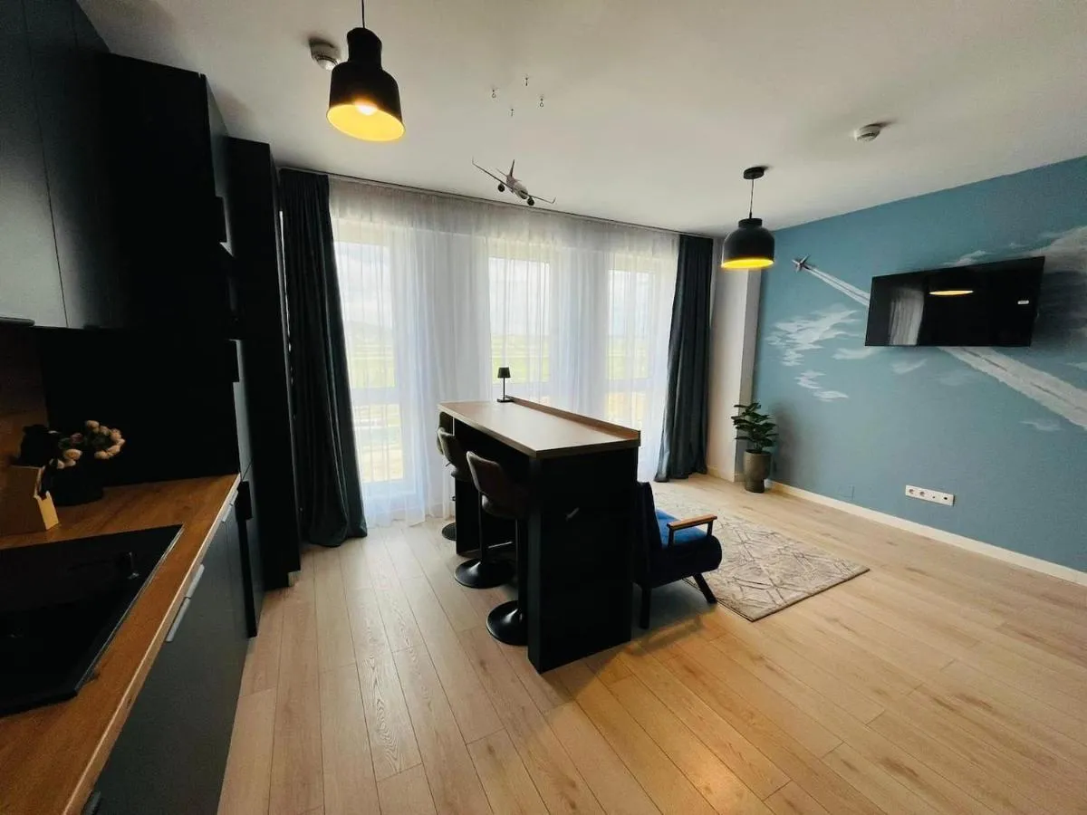 Image 1 of Airliner Apartment