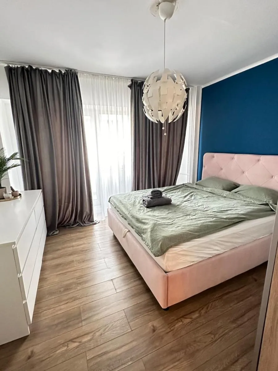 Image 6 of Andreea home