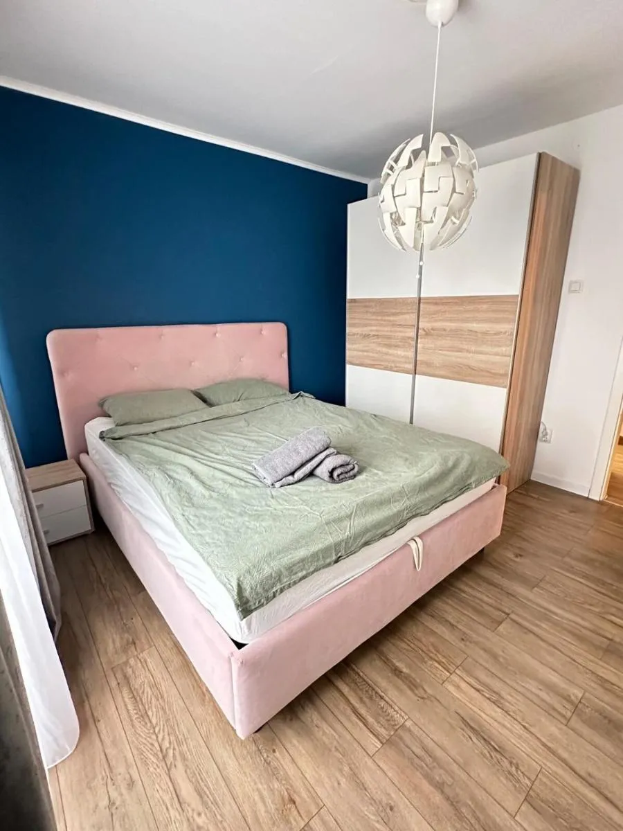 Image 1 of Andreea home