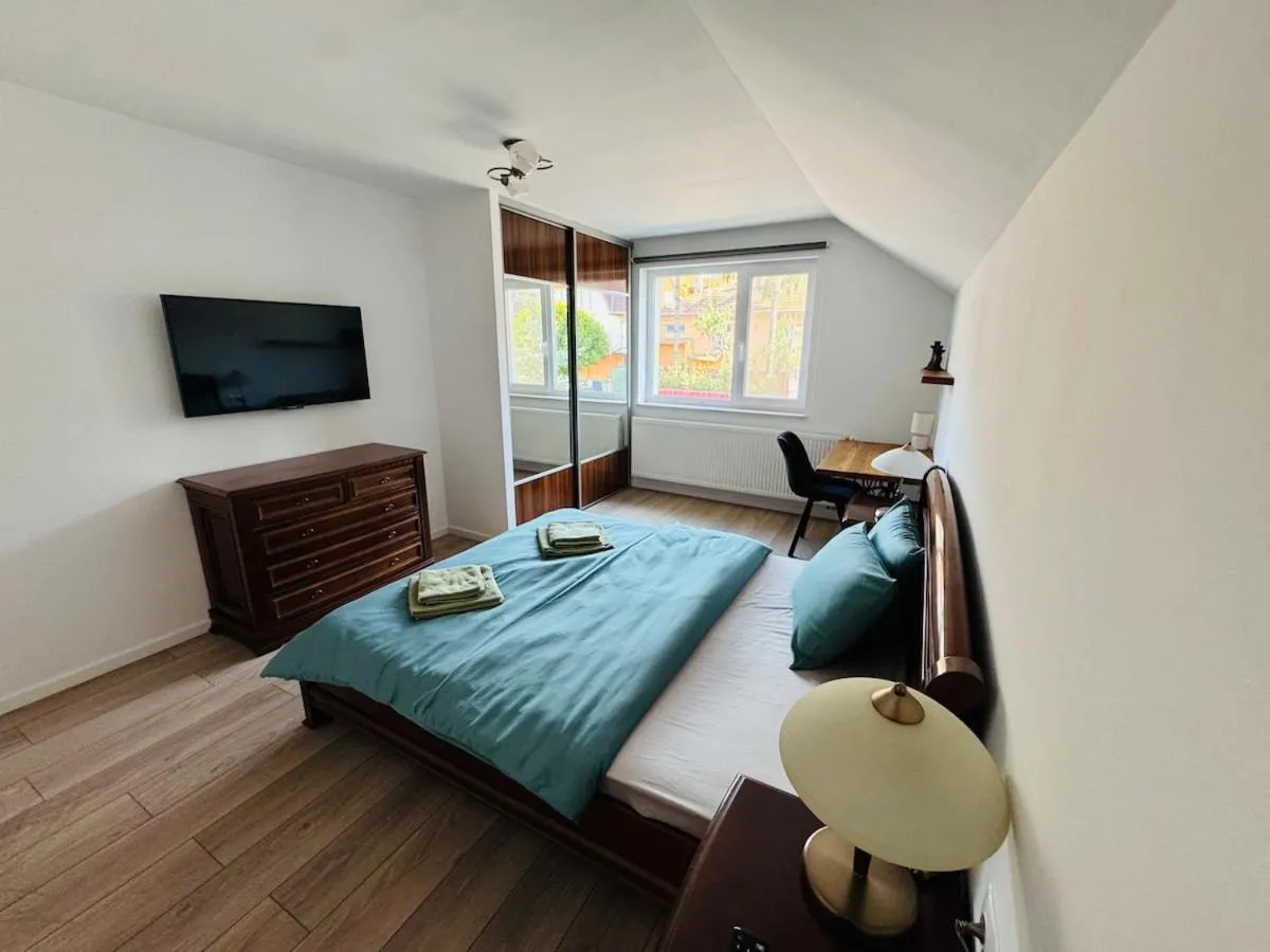 Image 2 of Apartament cu curte Gruia