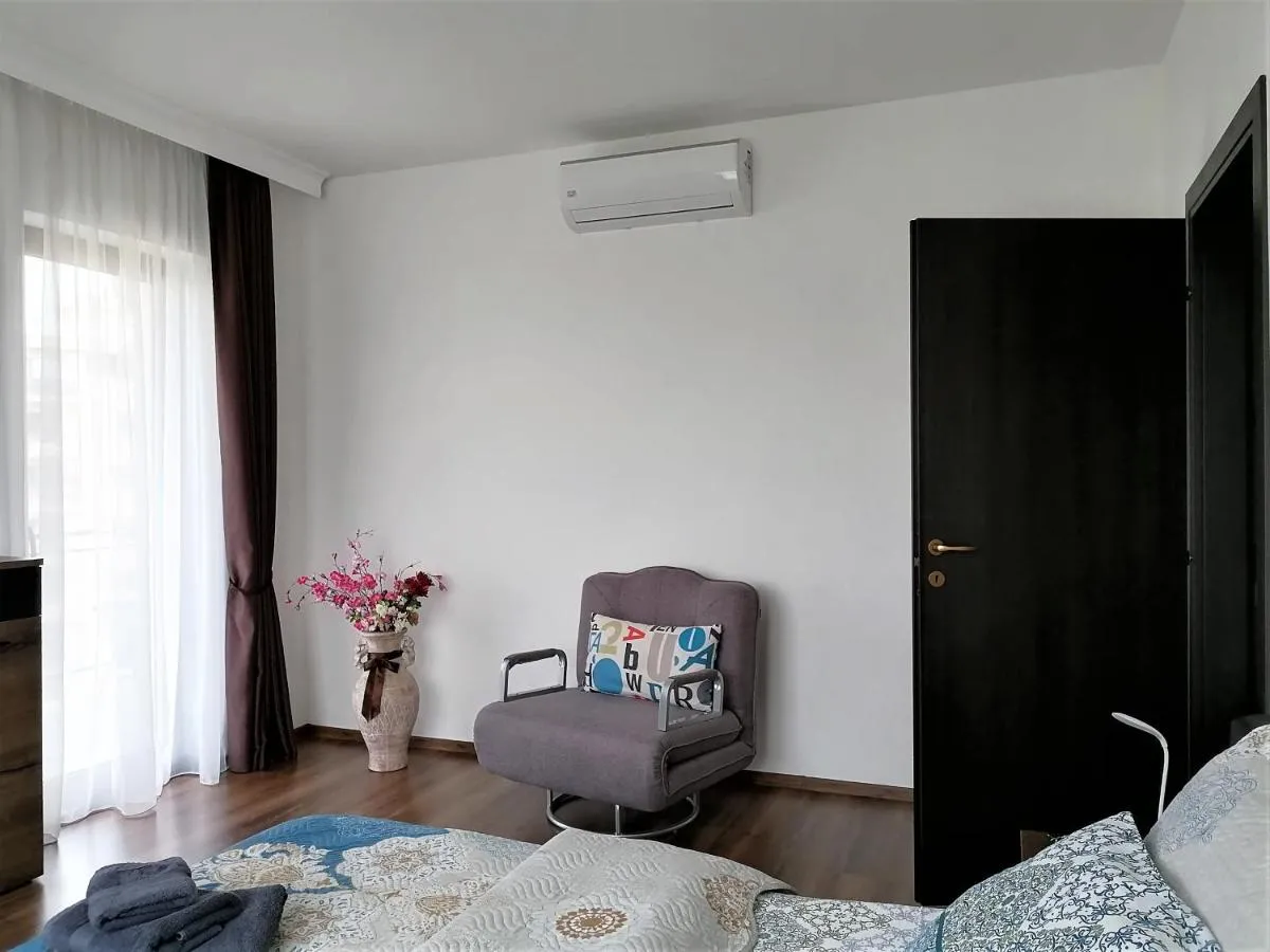 Image 3 of Aparthotel Laura