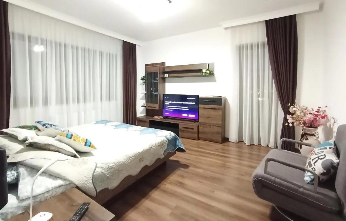 Image 1 of Aparthotel Laura