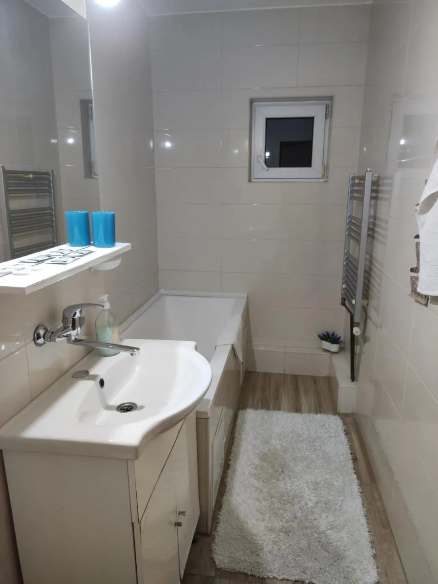 Image 3 of Apartment Farmec
