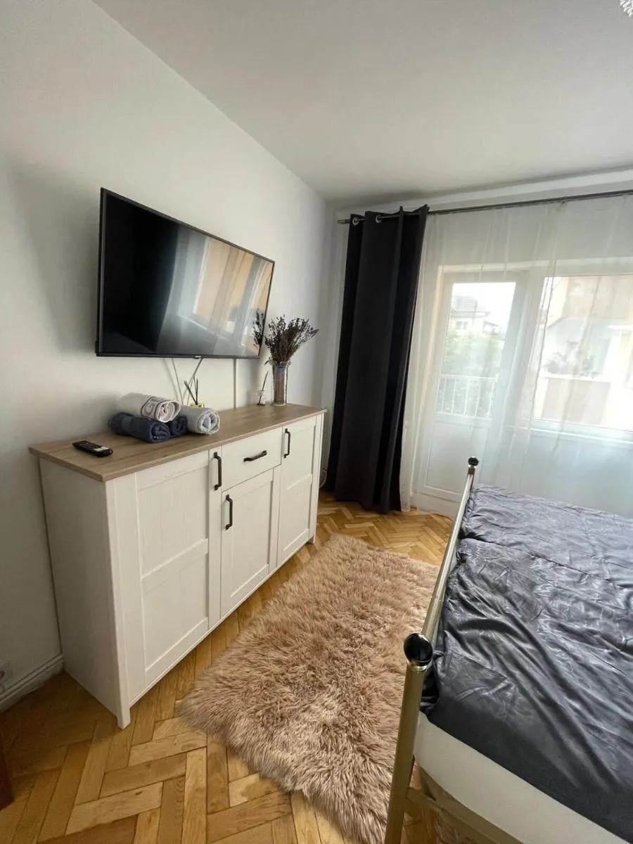 Image 4 of Apartment in the heart of town!