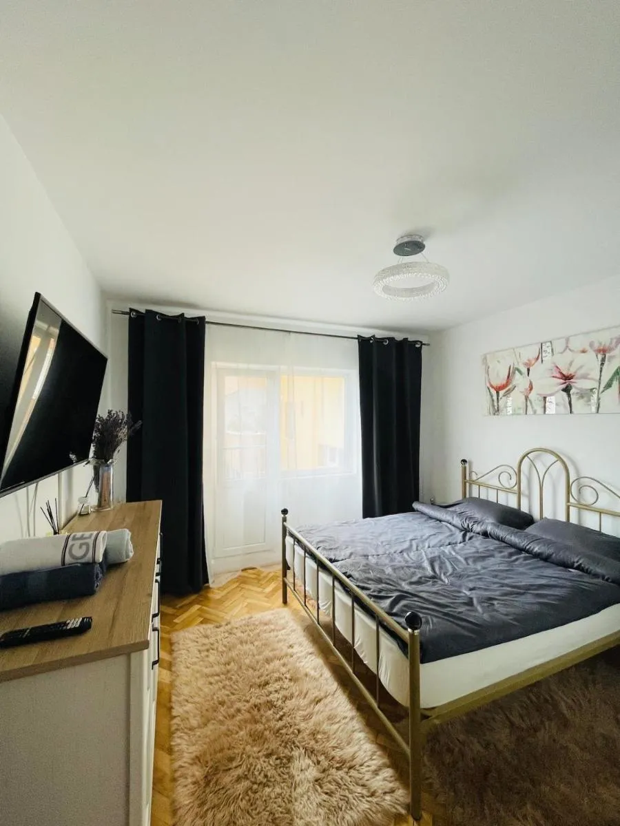 Image 5 of Apartment in the heart of town!