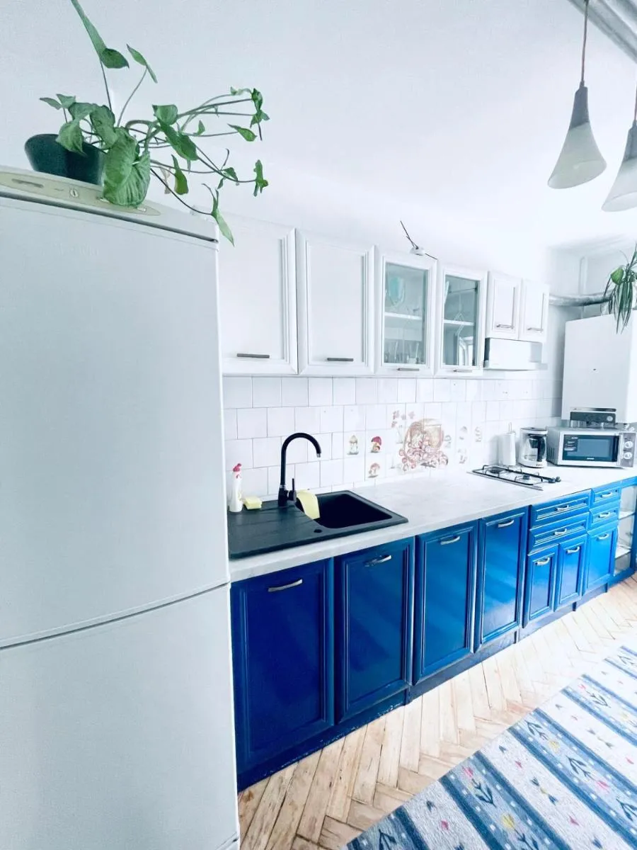 Image 3 of Apartment in the heart of town!
