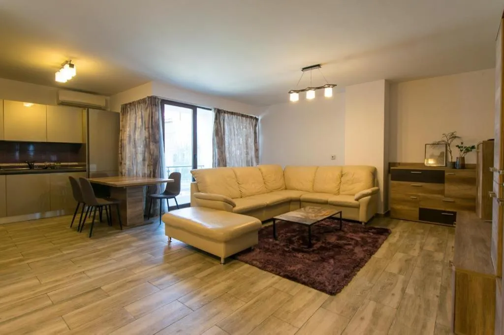 Image 4 of Beige Apartment Riviera