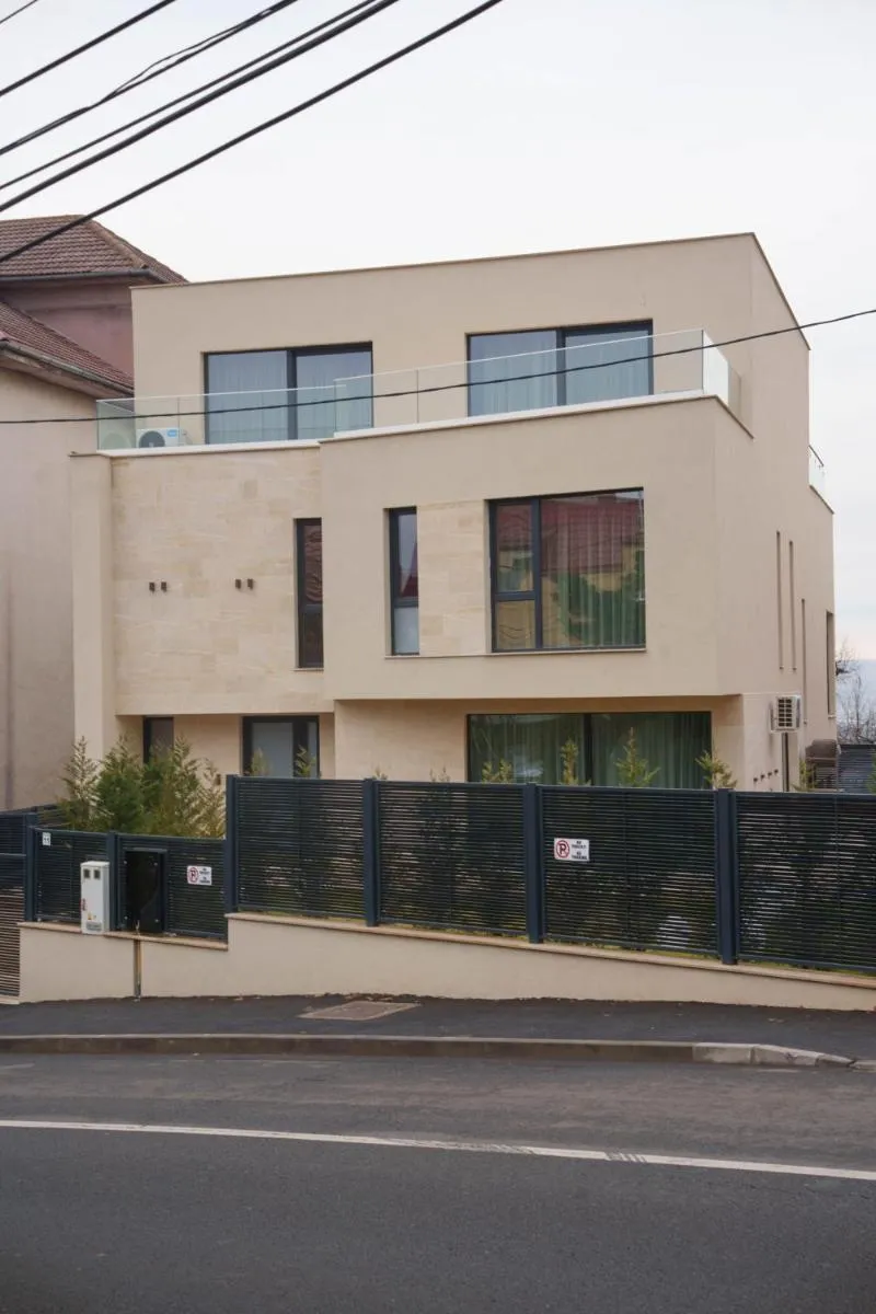 Image 6 of Belle View