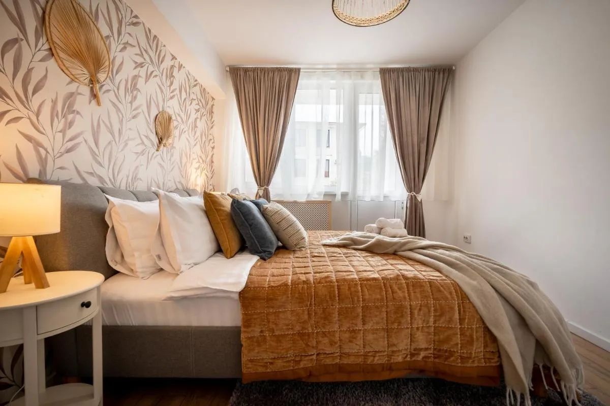 Image 6 of Boho Chic Escape – Hypercenter