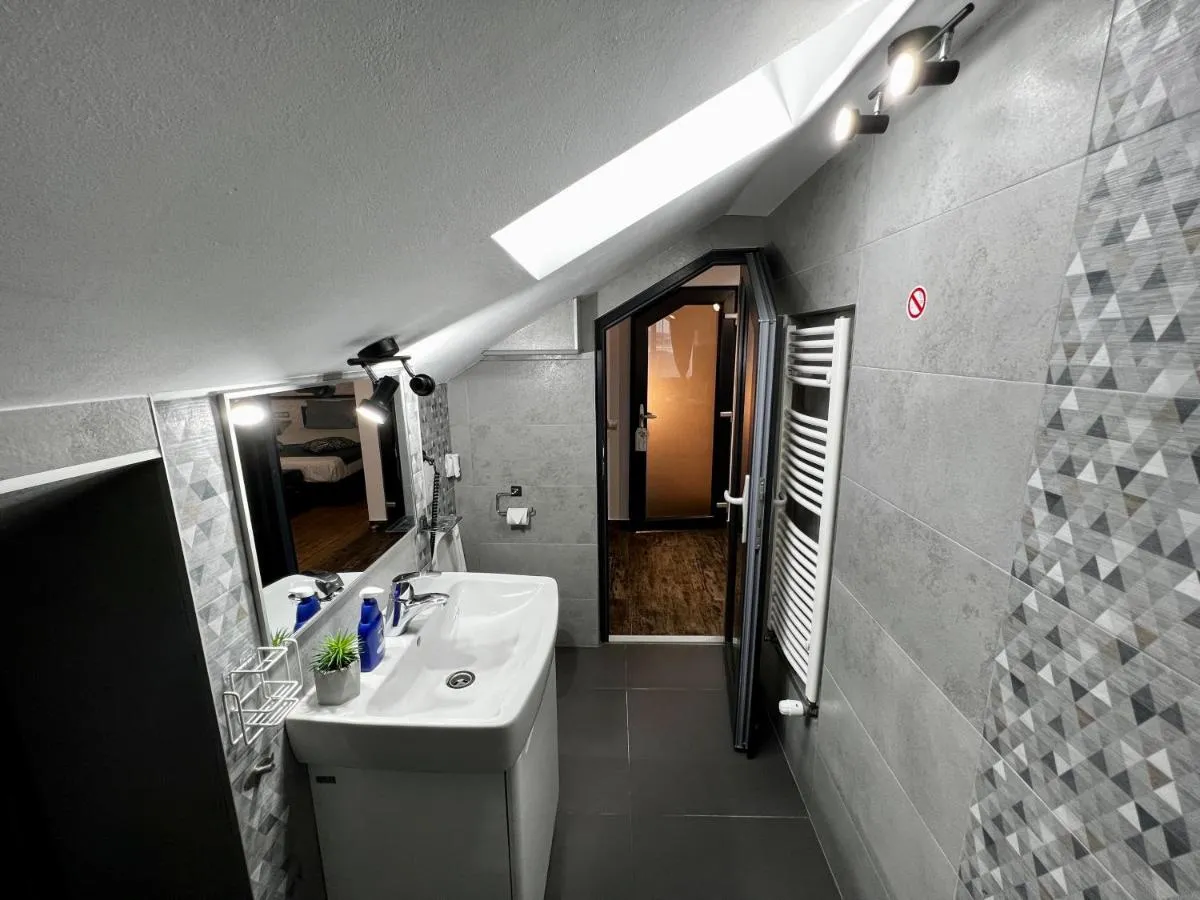 Image 5 of Bruno Apartments