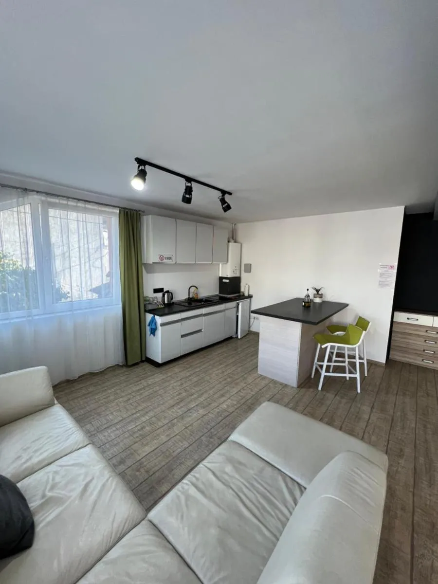 Image 3 of Bruno Apartments