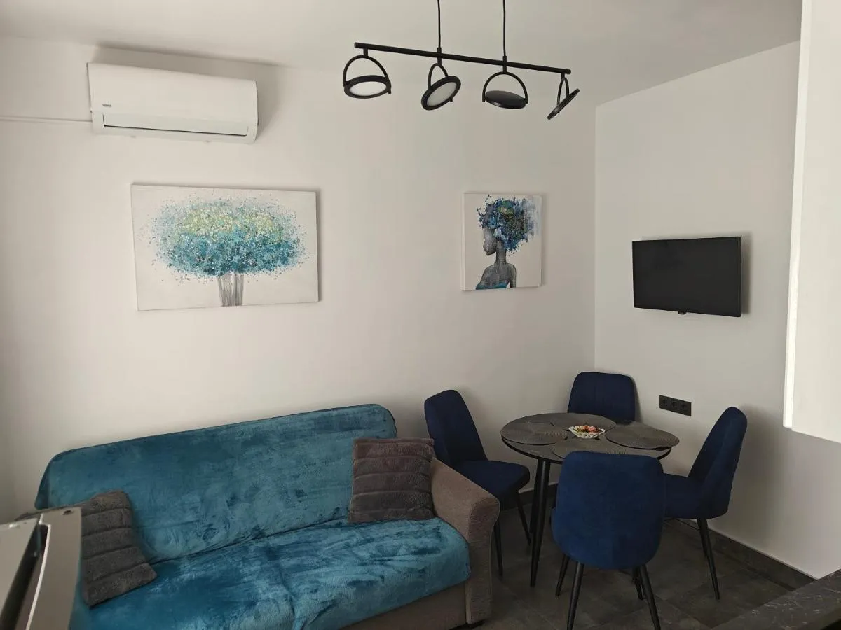 Image 4 of Căsuță cu parcare și grădină – The Cozy Chic Retreat