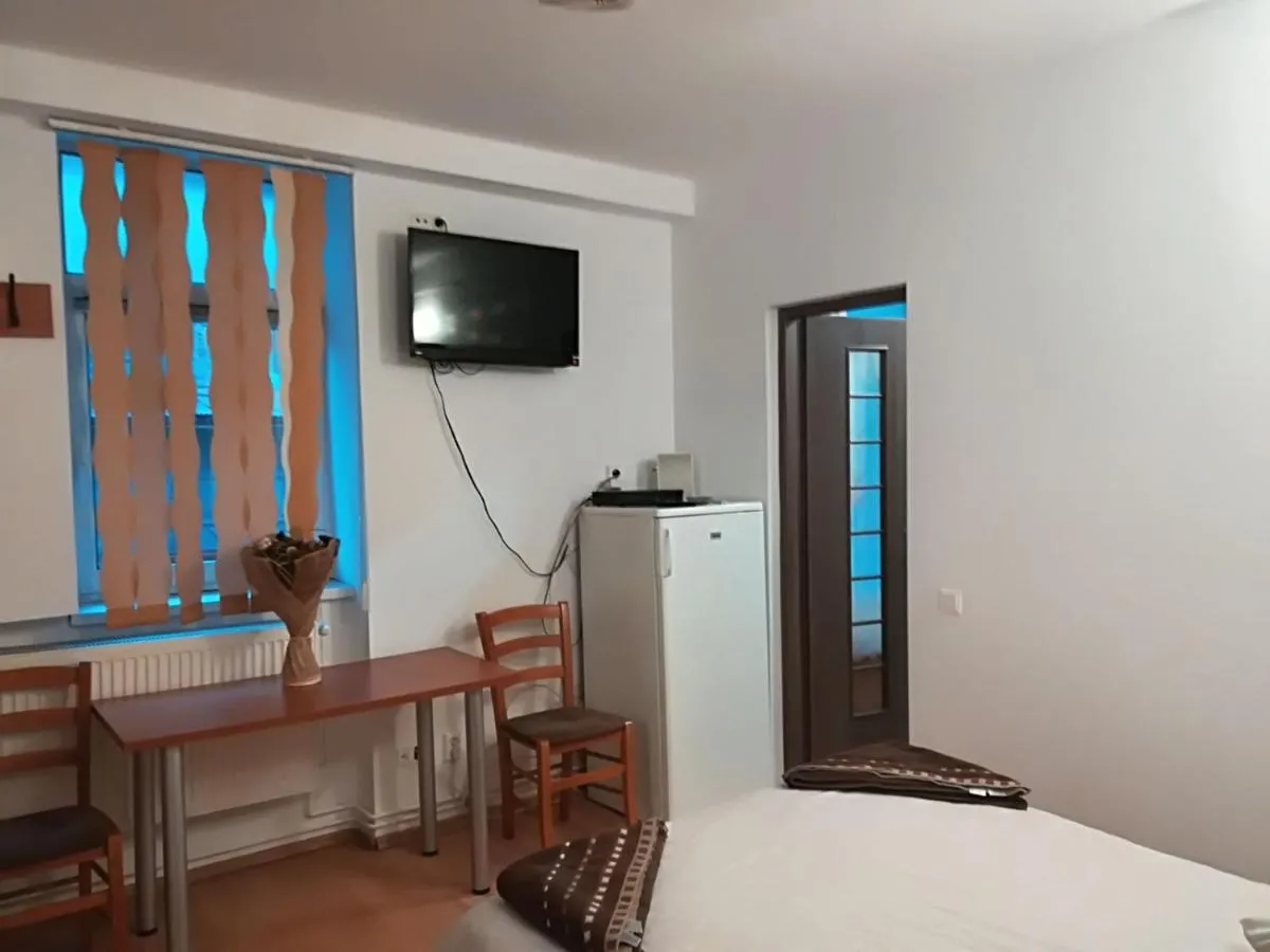 Image 4 of Center Park Apartment