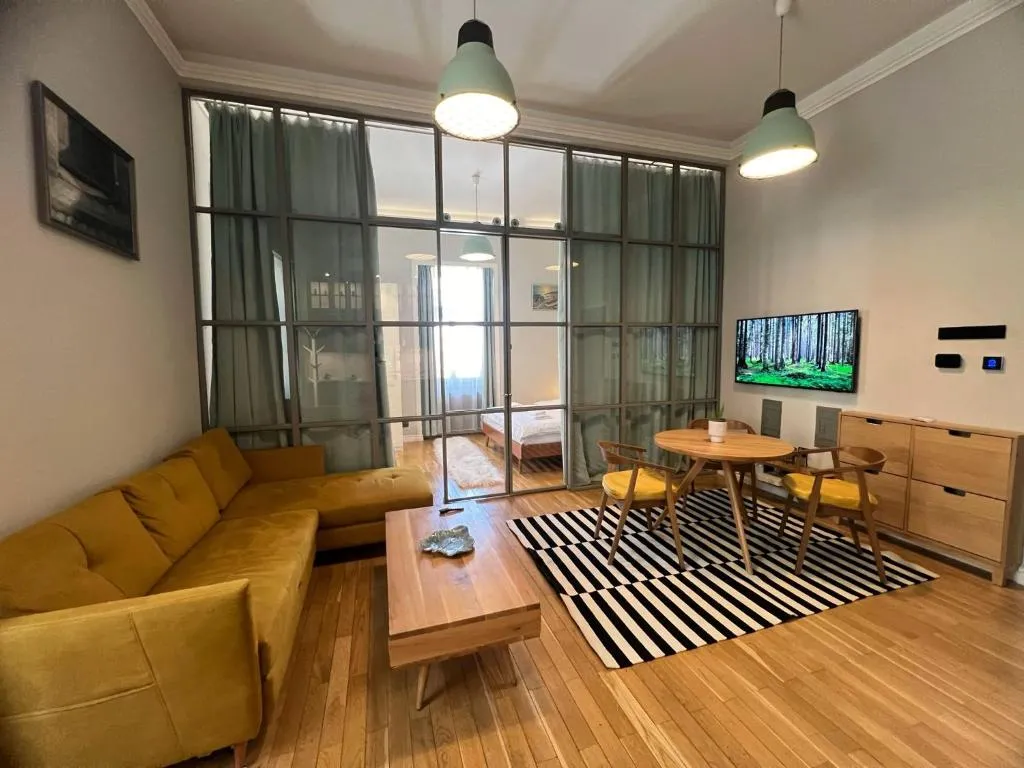 Image of Central Chic