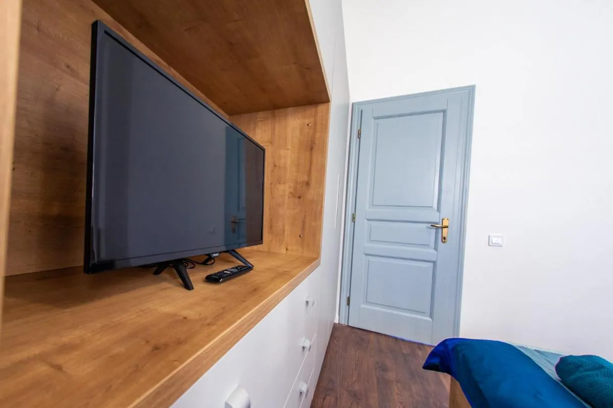 Image 4 of Central Luxury 1