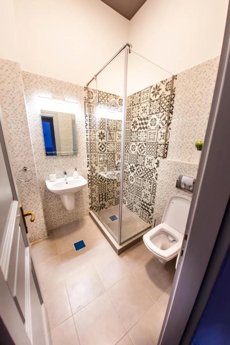 Image 5 of Central Luxury 2