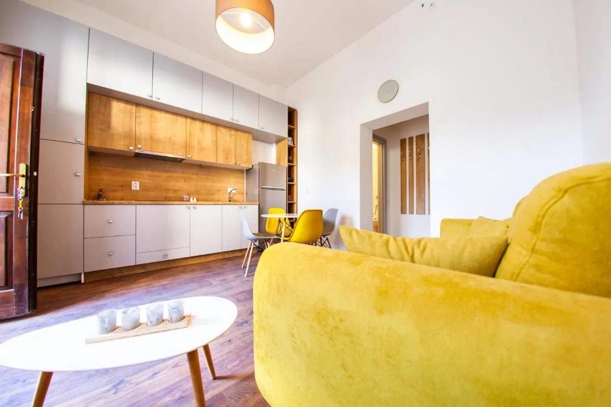 Image 3 of Central Luxury 2