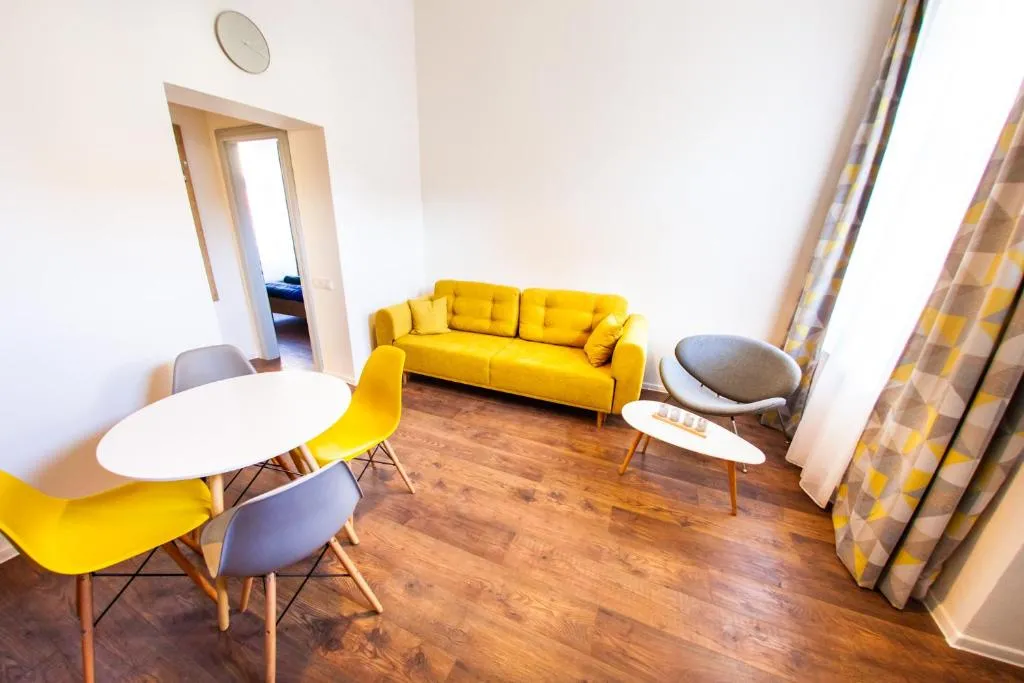 Image of Central Luxury 2