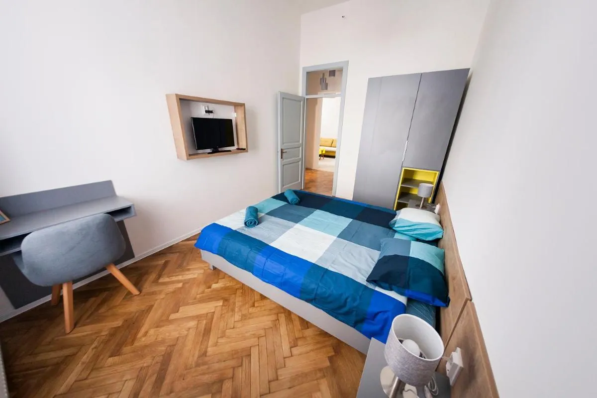Image 1 of Central Luxury 3