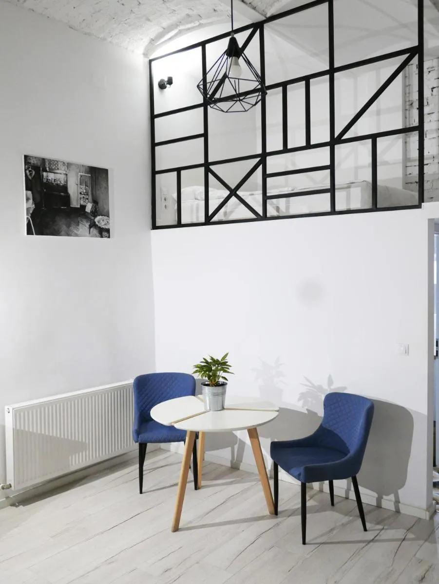 Image 2 of Central Studio Apartment