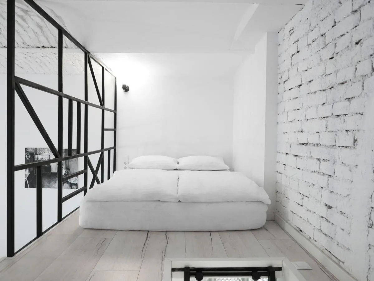 Image 1 of Central Studio Apartment