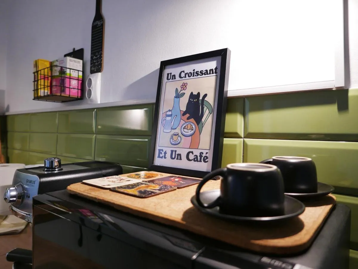 Image 6 of Central Studio Apartment