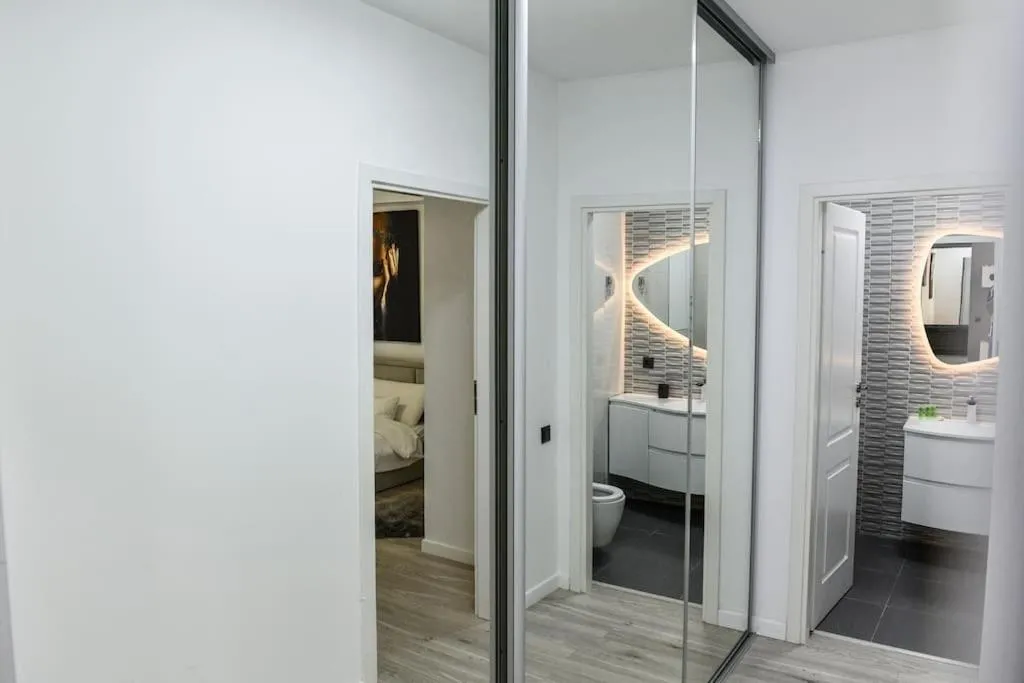 Image 1 of Cherr Residence
