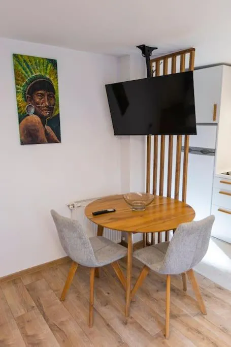 Image 5 of City Center Apartment