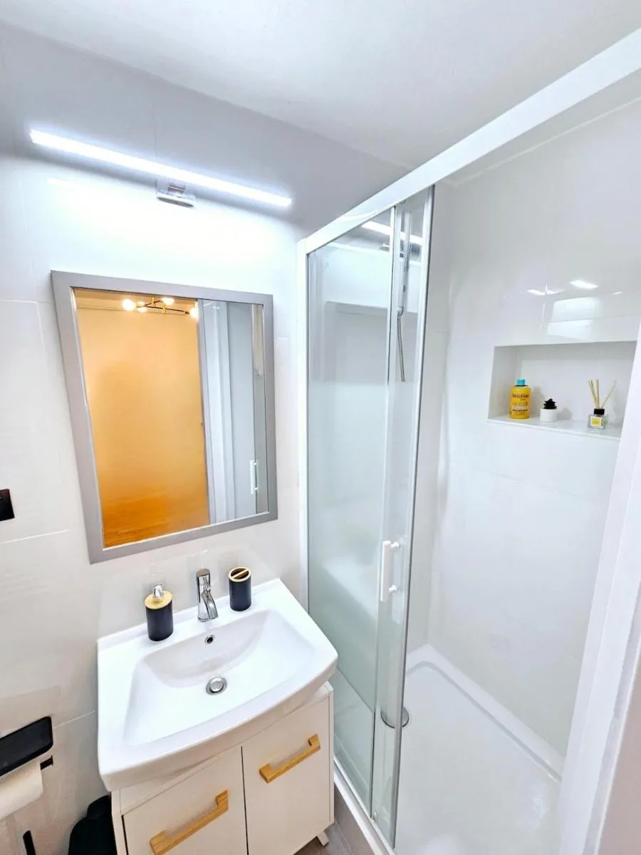 Image 2 of City Center Apartment Cluj