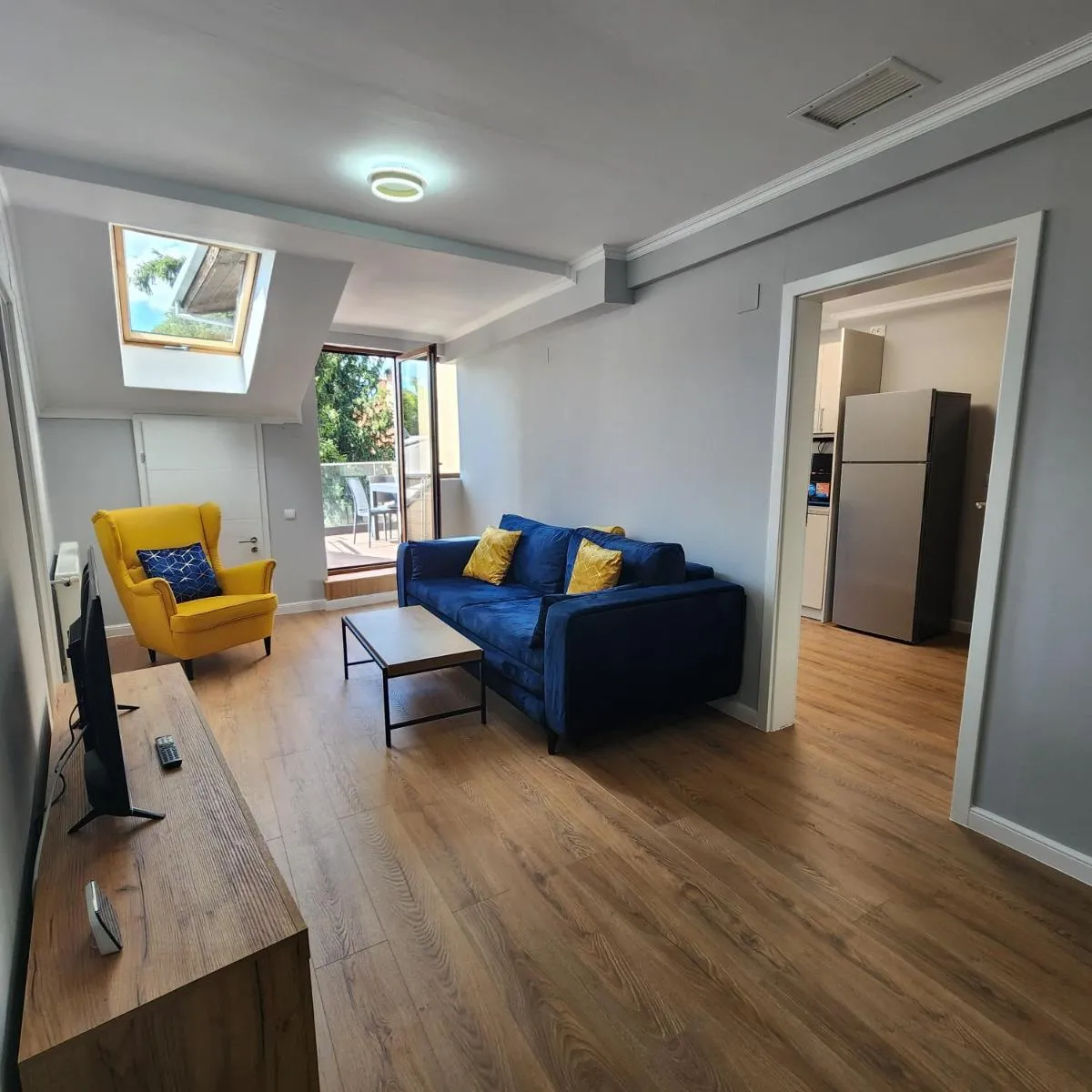 Image 1 of City Center Apartment -M