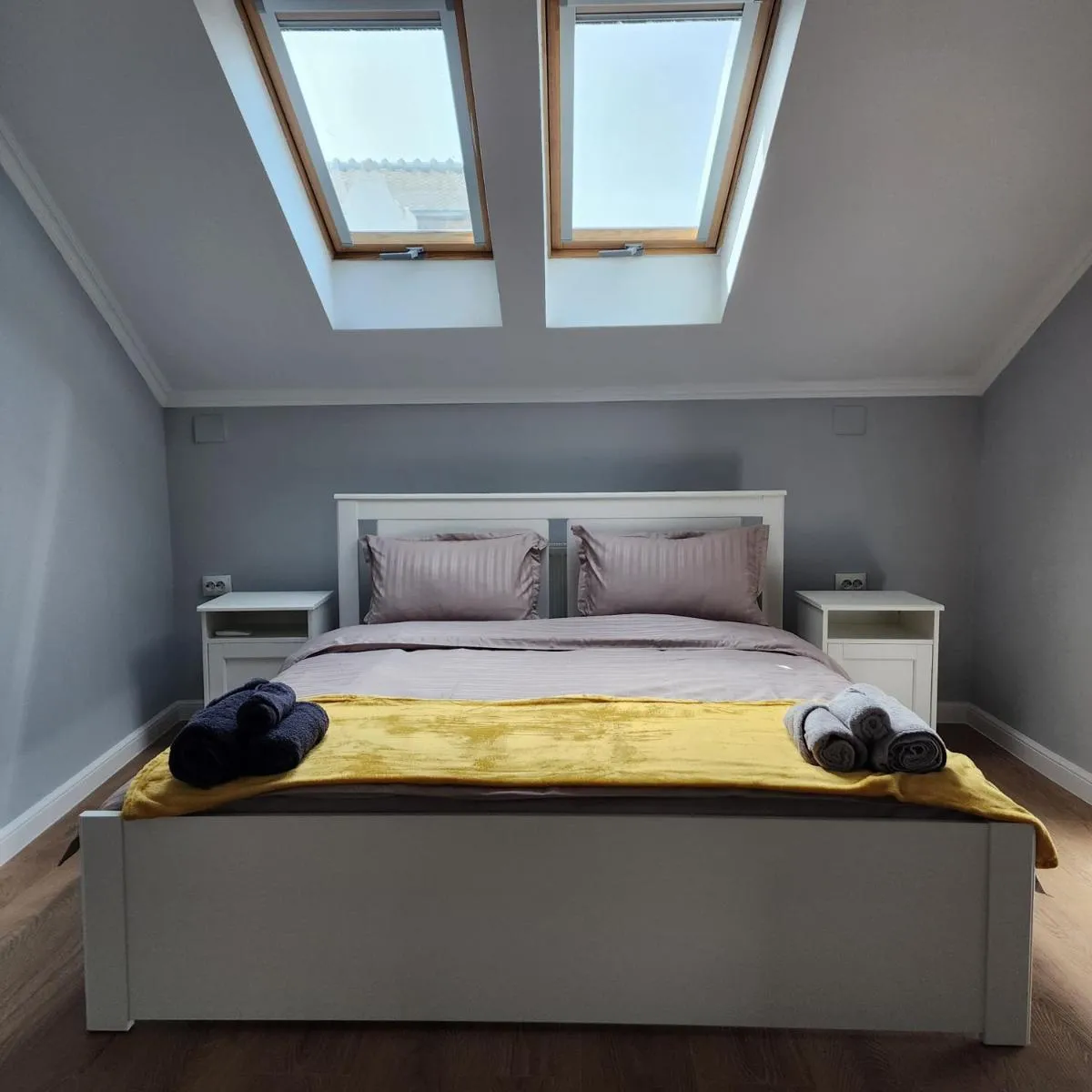 Image 3 of City Center Apartment -M