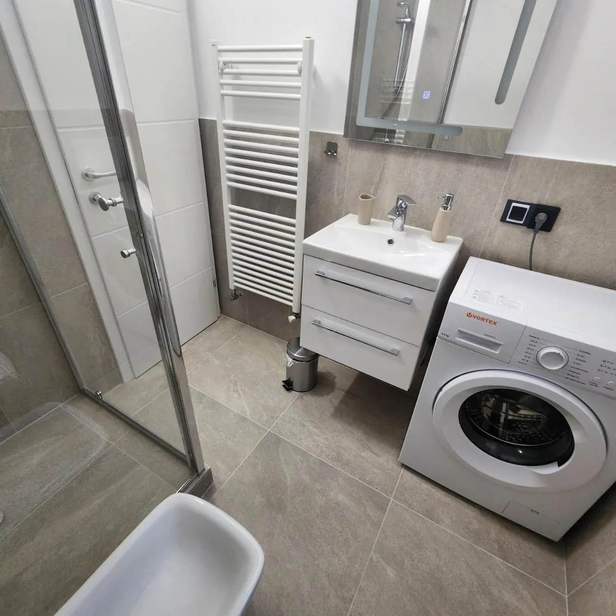 Image 6 of City Center Apartment -P