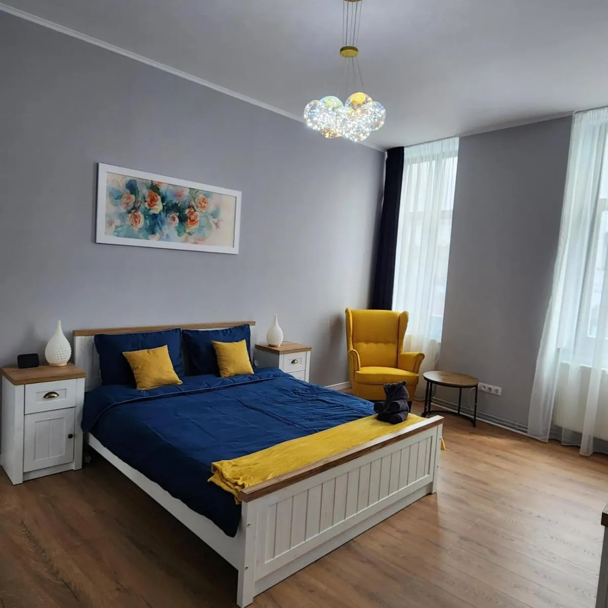 Image 2 of City Center apartment -A