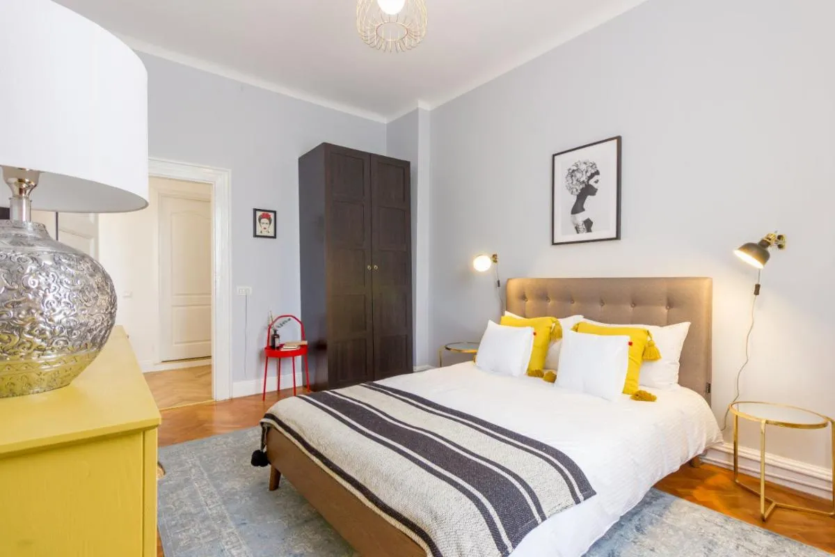 Image 1 of City Chic 3 Bedroom Apartment