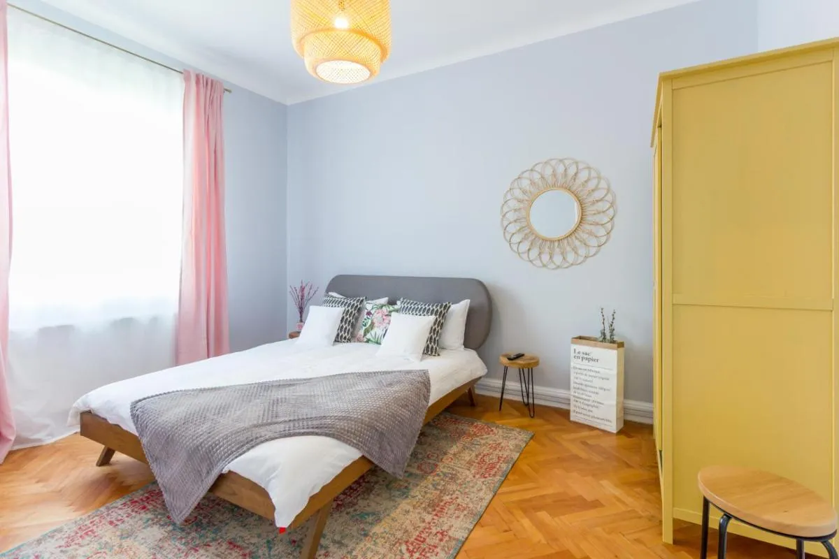 Image 6 of City Chic 3 Bedroom Apartment