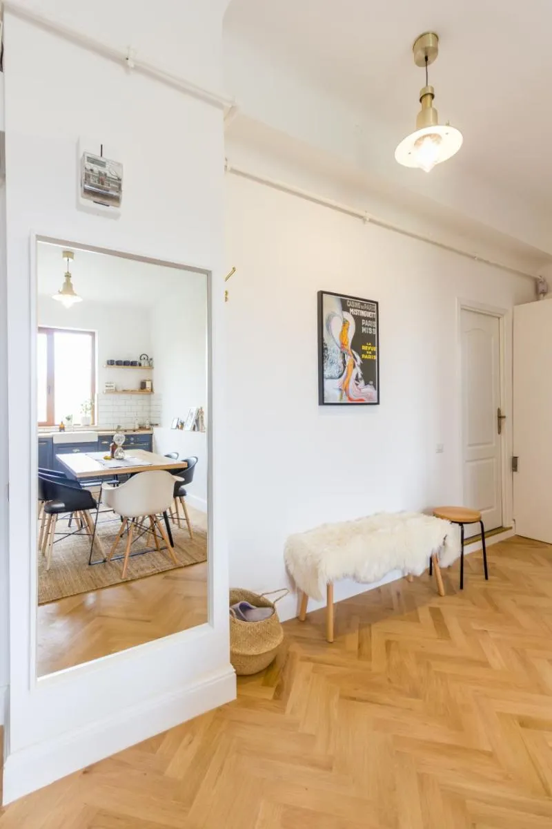 Image 3 of City Chic 3 Bedroom Apartment