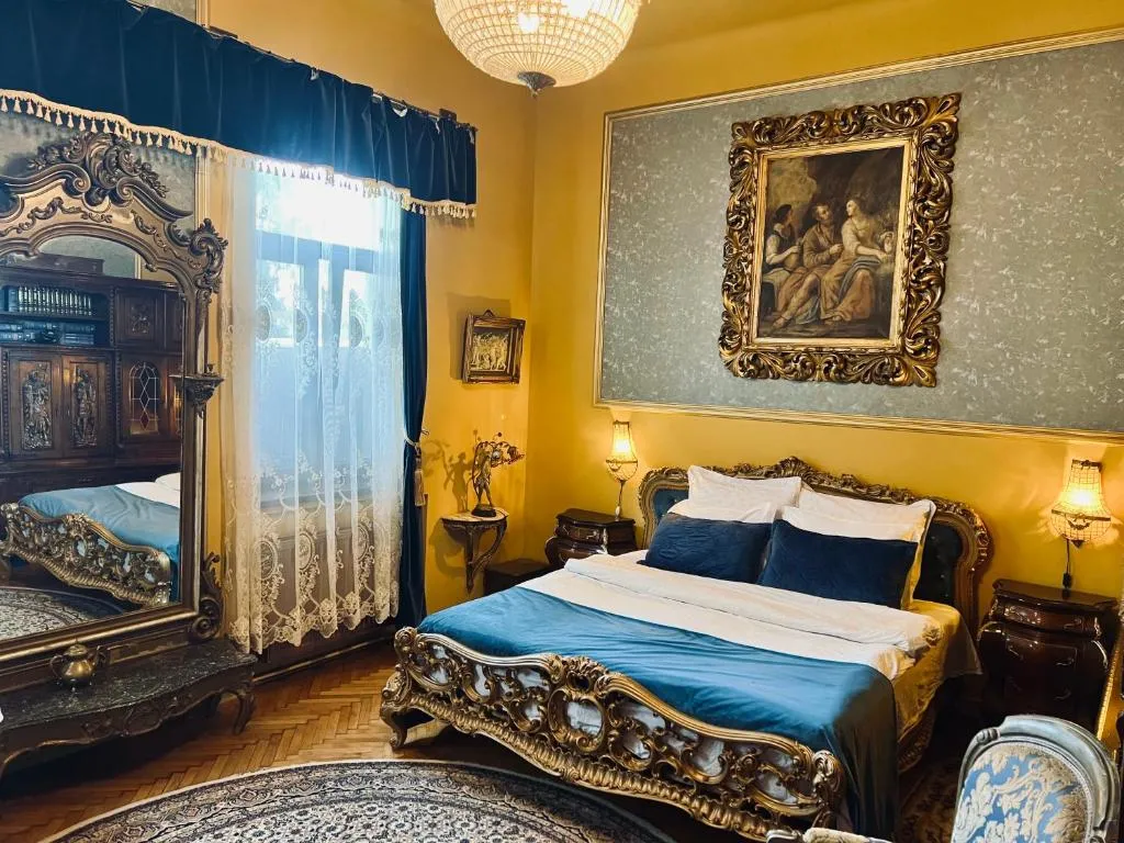 Image of Classic Love Story in Old Cluj I