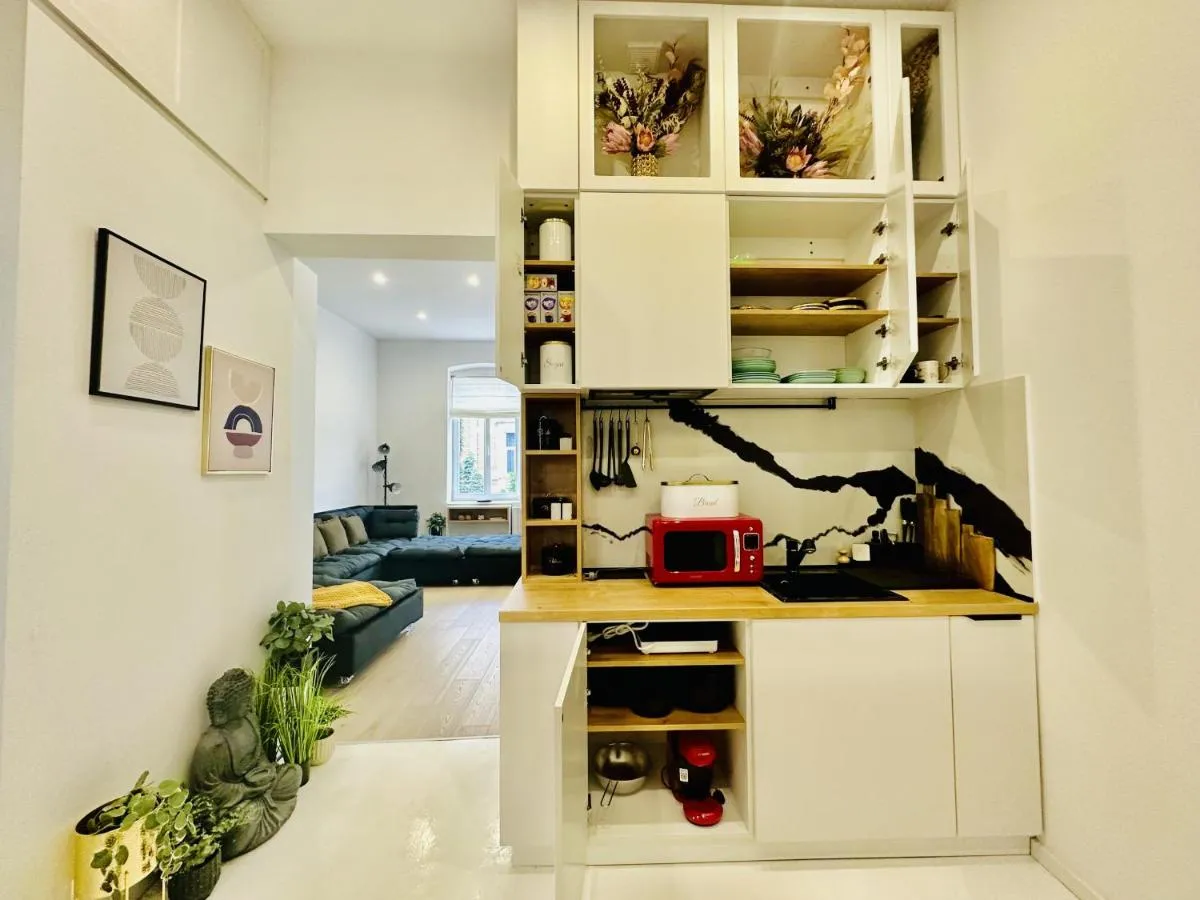 Image 1 of Clever Studio near Central Shopping Center