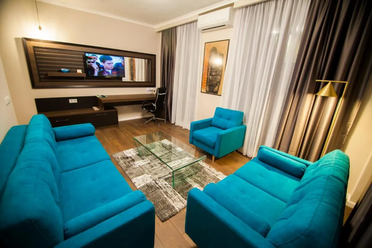 Image 4 of Cluj Business Class