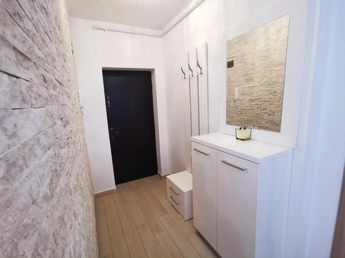 Image 2 of Contemporary central apartment in Cluj Napoca