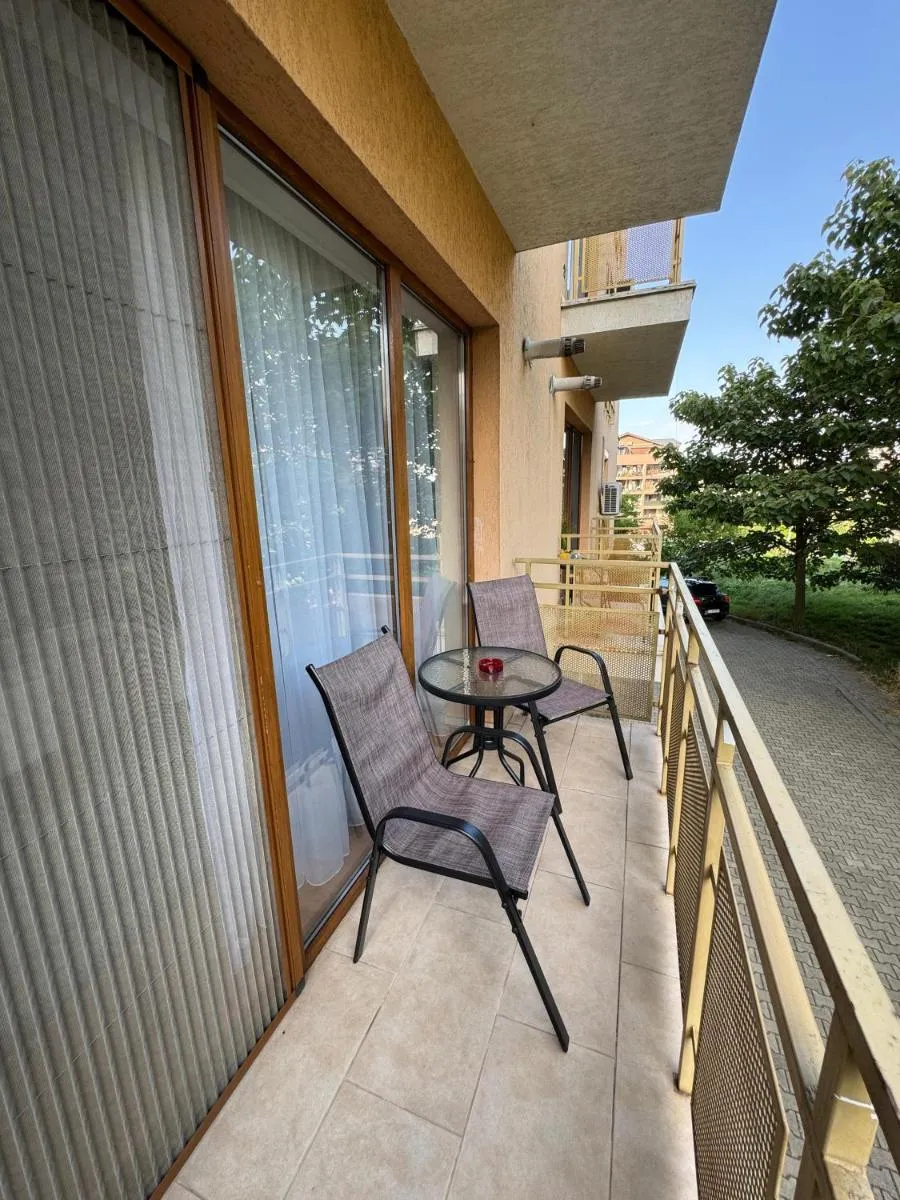 Image 5 of Cozy Semi-Central apartment with free parking and workspace