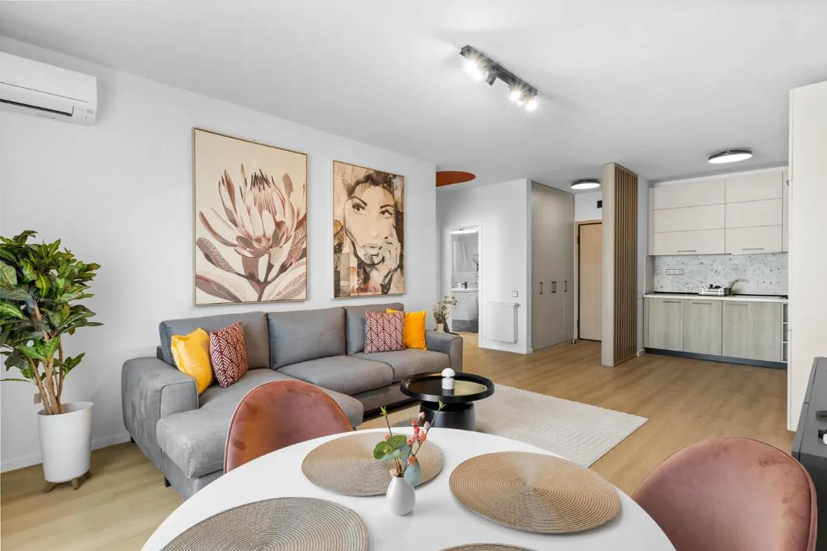 Image 3 of Cozynest Platinia