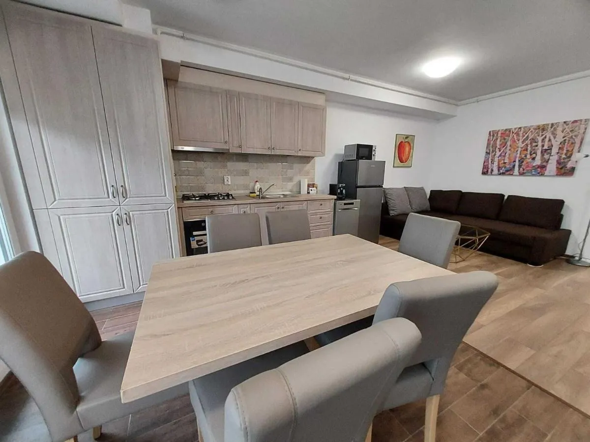 Image 3 of Cozynest west
