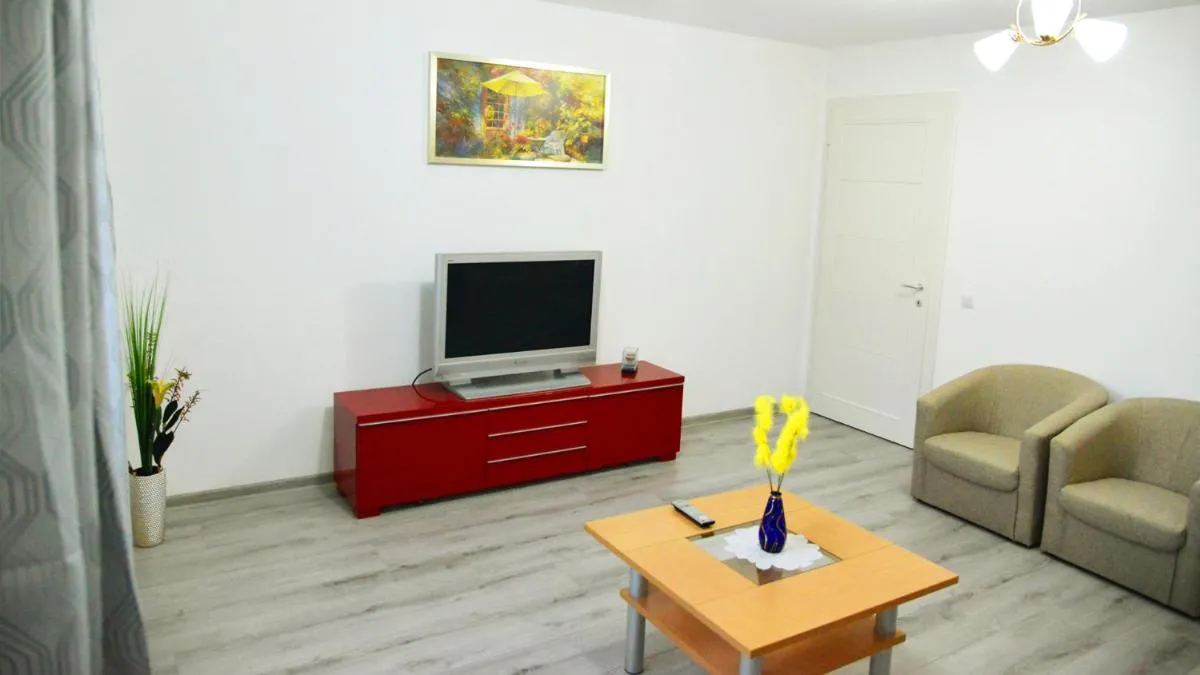 Image 2 of Elena Haus
