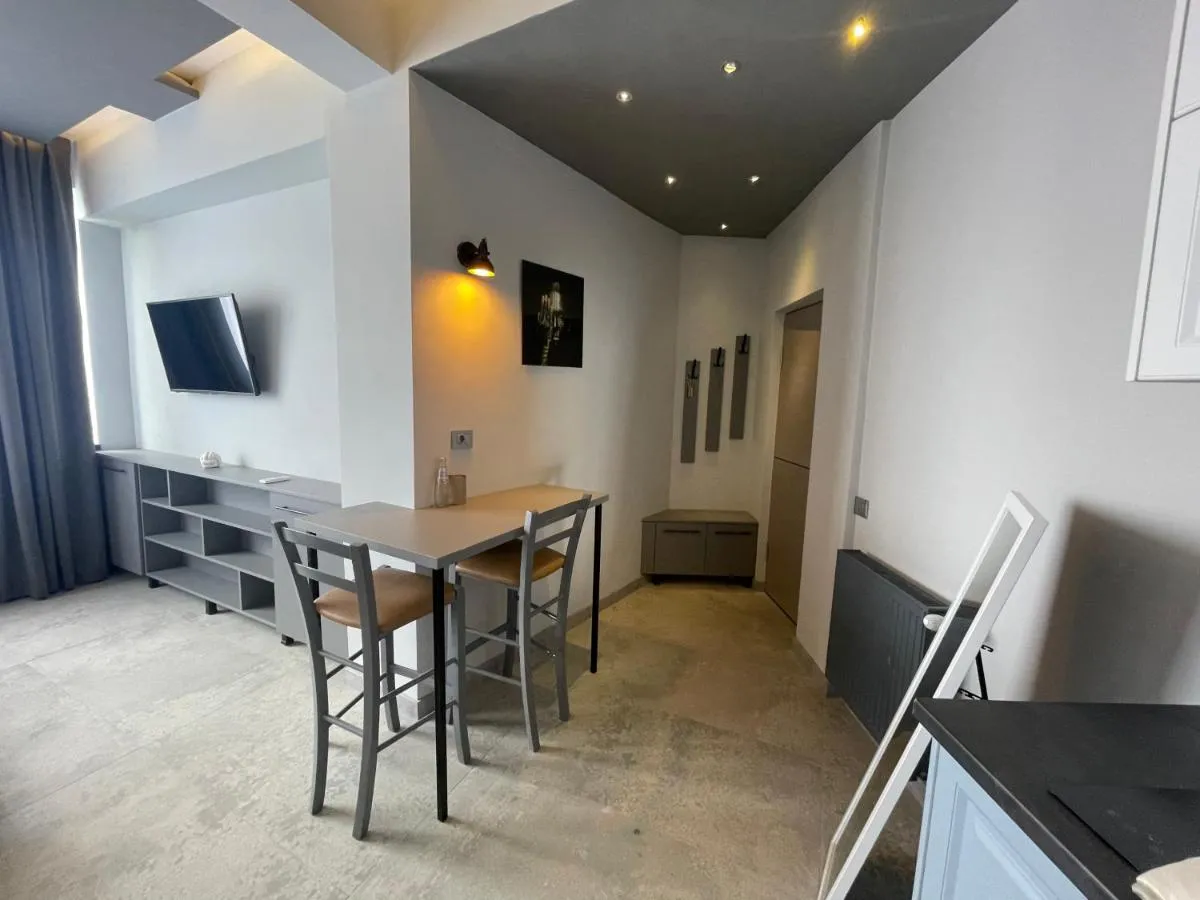 Image 4 of Engels apartment