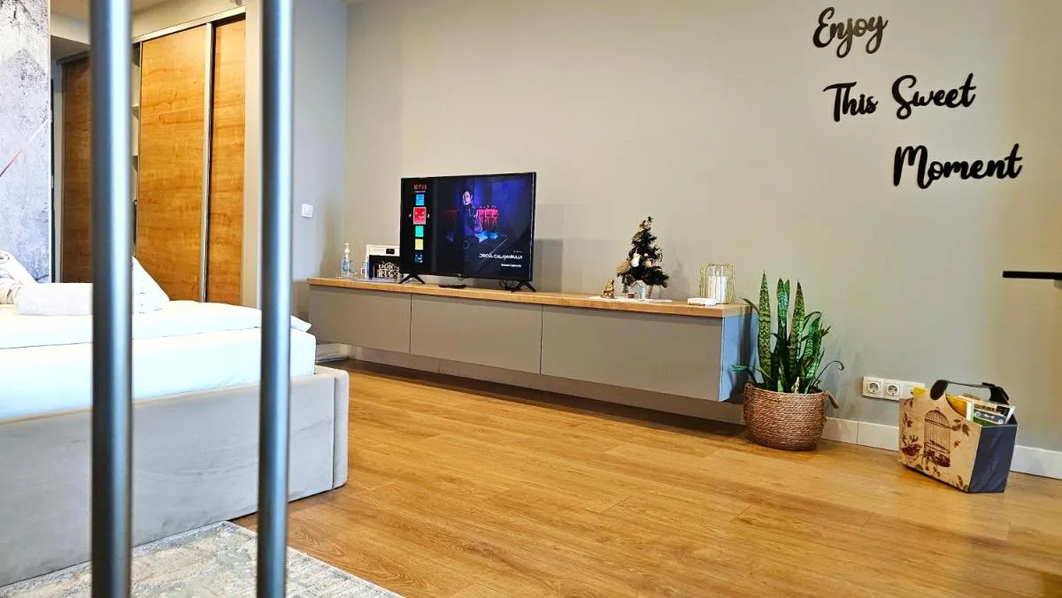 Image 1 of Eriss Studio Suite – OZone building apartment