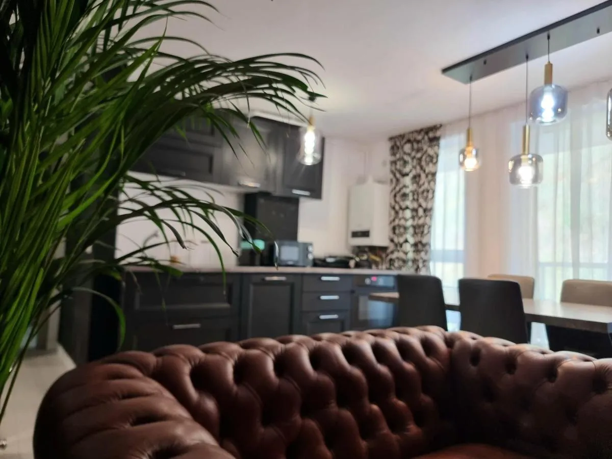 Image 2 of GLAMOUR Style Apartment